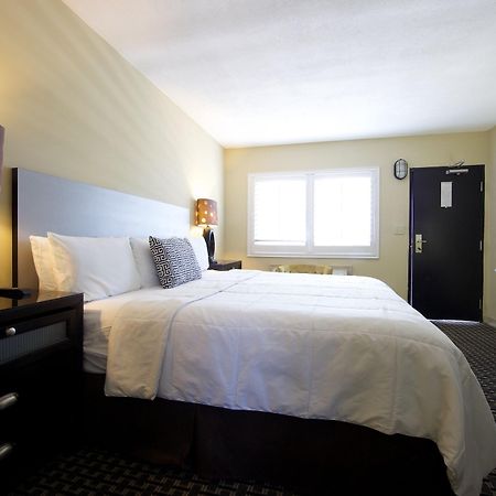 Sole Inn And Suites Пенсакола Екстериор снимка