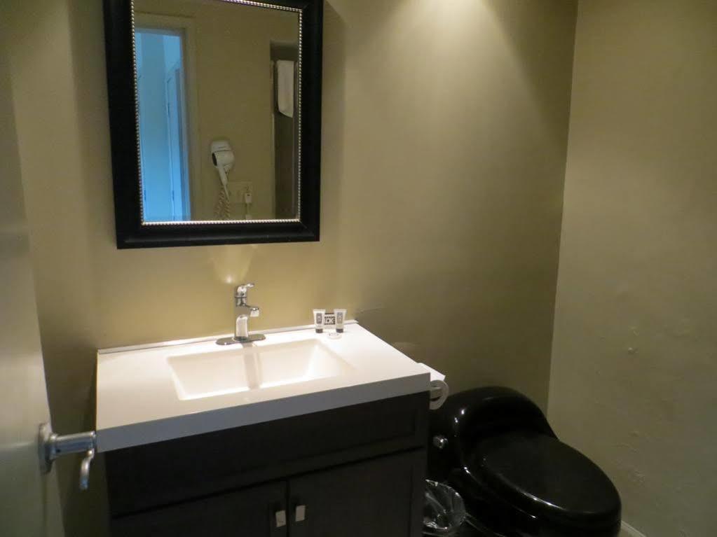 Sole Inn And Suites Пенсакола Екстериор снимка
