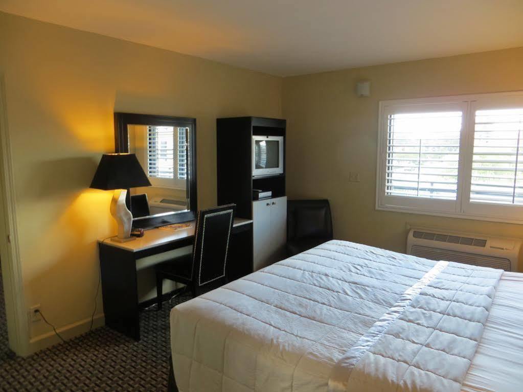 Sole Inn And Suites Пенсакола Екстериор снимка
